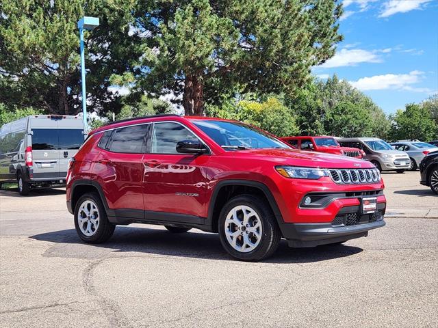 2025 Jeep Compass COMPASS LATITUDE 4X4
