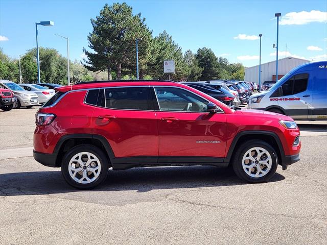 2025 Jeep Compass COMPASS LATITUDE 4X4