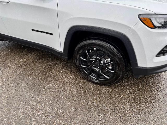 2025 Jeep Compass COMPASS LATITUDE 4X4