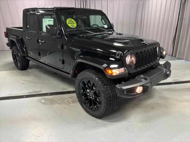 2025 Jeep Gladiator GLADIATOR NIGHTHAWK 4X4