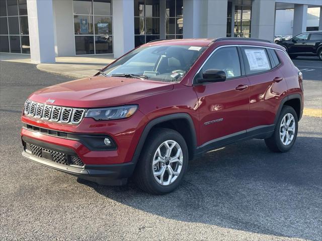 2025 Jeep Compass COMPASS LATITUDE 4X4