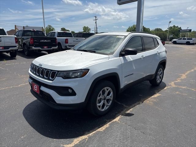 2025 Jeep Compass COMPASS LATITUDE 4X4