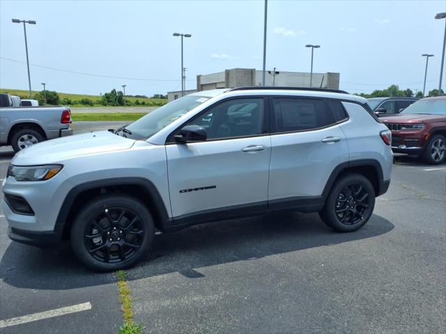 2025 Jeep Compass COMPASS LATITUDE 4X4