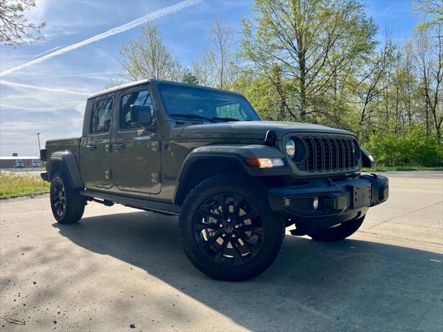 2025 Jeep Gladiator GLADIATOR NIGHTHAWK 4X4