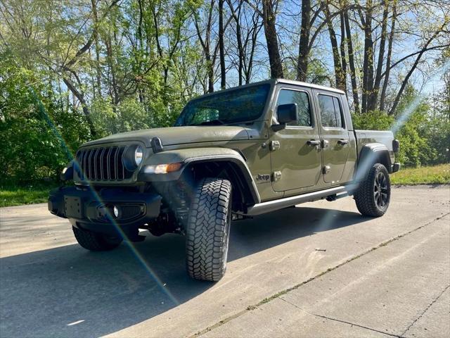 2025 Jeep Gladiator GLADIATOR NIGHTHAWK 4X4