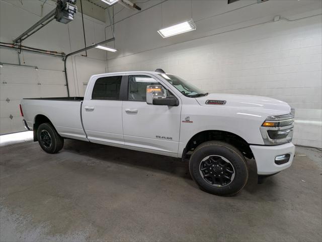 2025 RAM Ram 3500 RAM 3500 LARAMIE CREW CAB 4X4 8 BOX