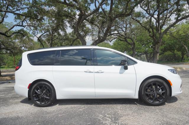 2025 Chrysler Pacifica PACIFICA LIMITED
