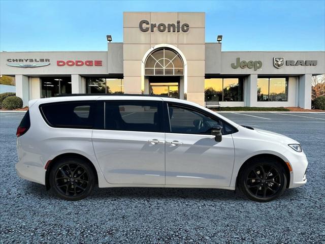 2025 Chrysler Pacifica PACIFICA LIMITED
