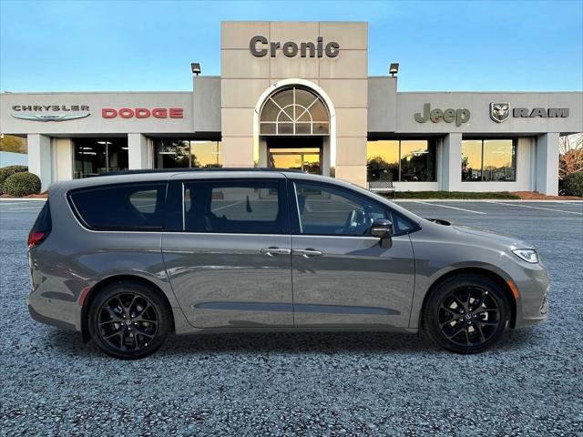 2025 Chrysler Pacifica PACIFICA LIMITED