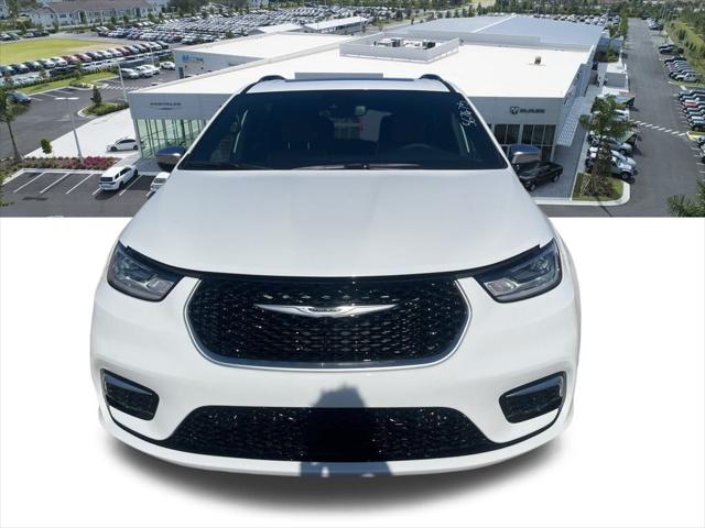 2025 Chrysler Pacifica Hybrid PACIFICA PLUG-IN HYBRID PINNACLE