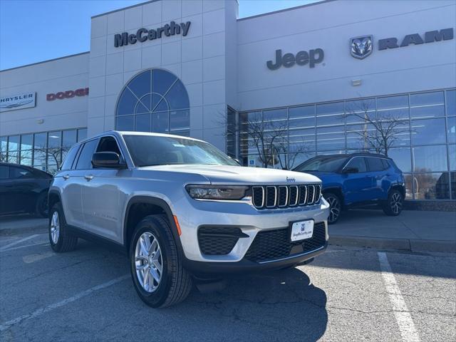 2025 Jeep Grand Cherokee GRAND CHEROKEE LAREDO X 4X4