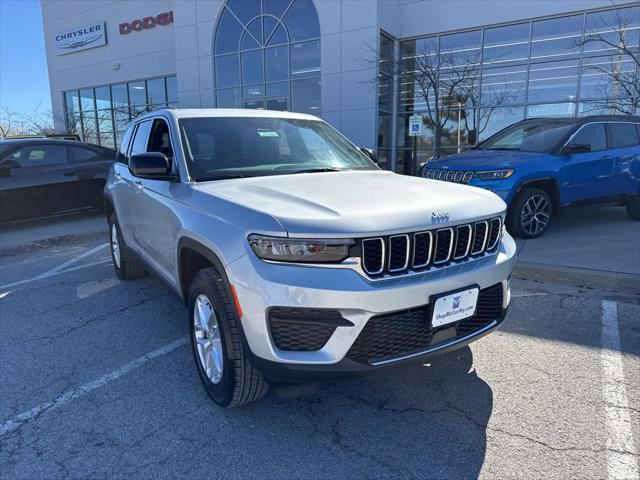 2025 Jeep Grand Cherokee GRAND CHEROKEE LAREDO X 4X4