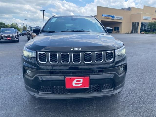 2025 Jeep Compass COMPASS LATITUDE 4X4