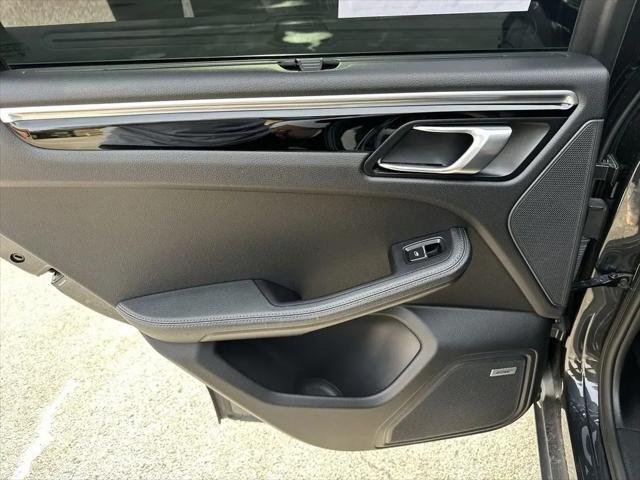 2020 Porsche Macan Standard