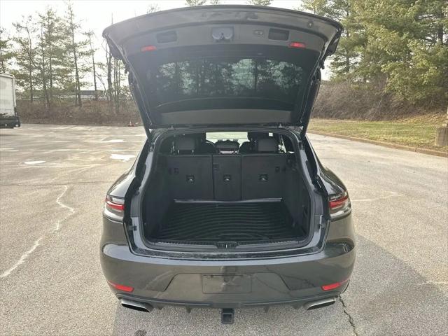 2020 Porsche Macan Standard