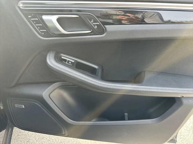 2020 Porsche Macan Standard
