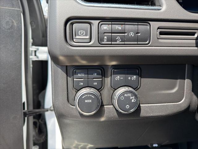 2023 Chevrolet Suburban 4WD Premier