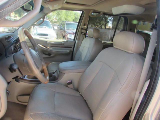 2000 Lincoln Navigator Base