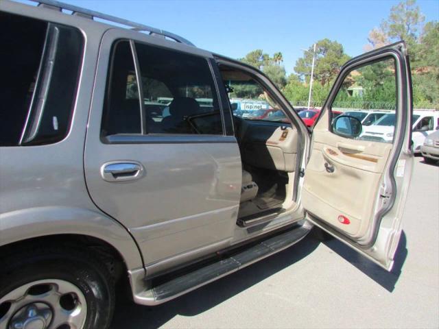 2000 Lincoln Navigator Base