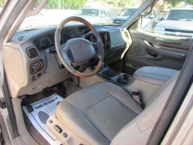 2000 Lincoln Navigator Base
