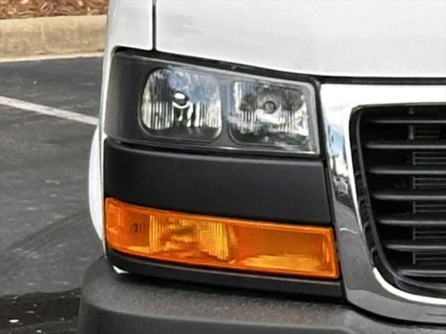 2025 GMC Savana Cutaway Work Van