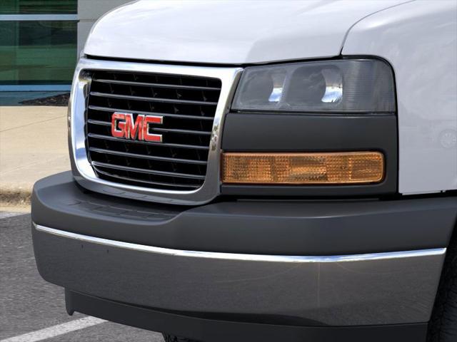 2025 GMC Savana Cutaway Work Van