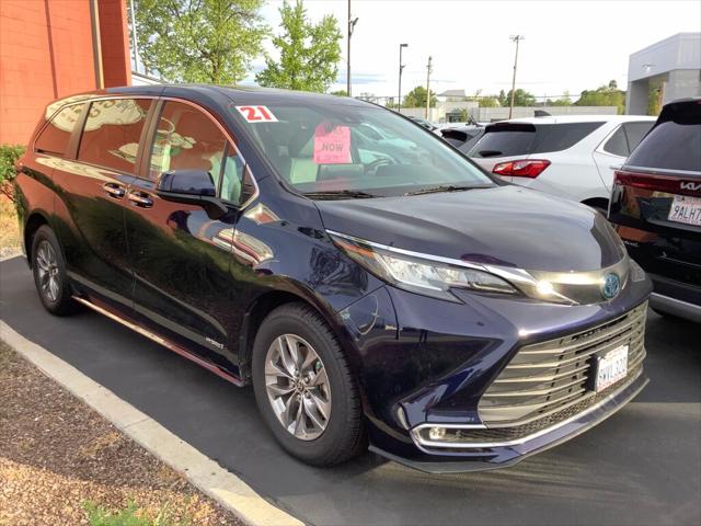 2021 Toyota Sienna XLE