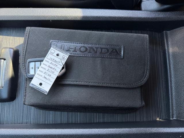 2022 Honda Pilot AWD Elite
