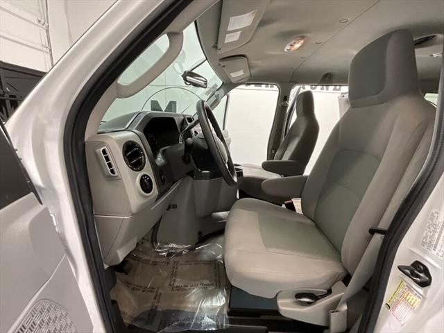 2014 Ford E-350 Super Duty XLT