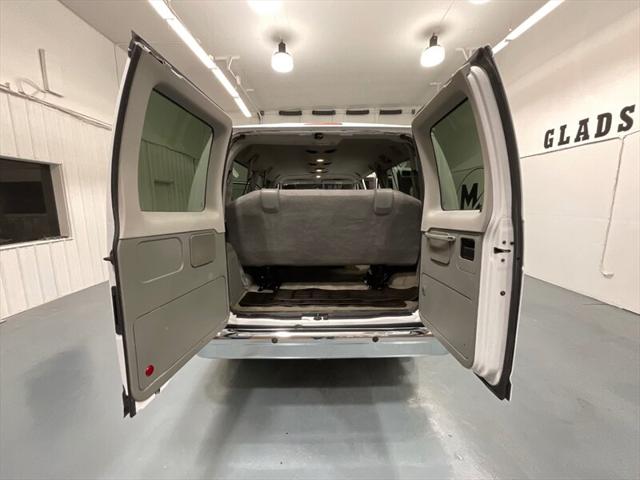 2014 Ford E-350 Super Duty XLT