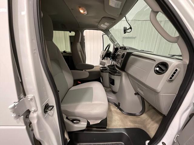 2014 Ford E-350 Super Duty XLT