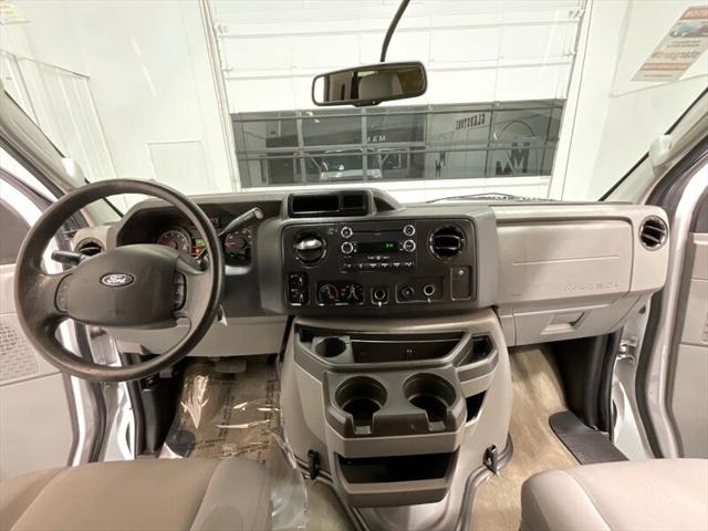 2014 Ford E-350 Super Duty XLT
