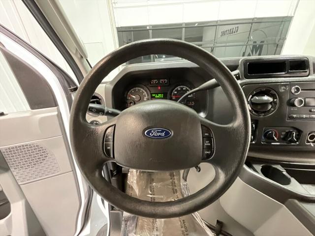 2014 Ford E-350 Super Duty XLT