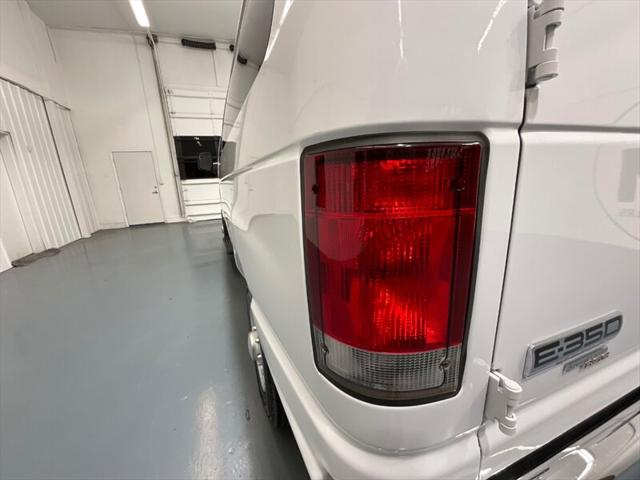 2014 Ford E-350 Super Duty XLT