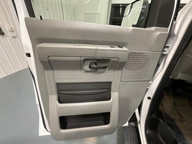 2014 Ford E-350 Super Duty XLT