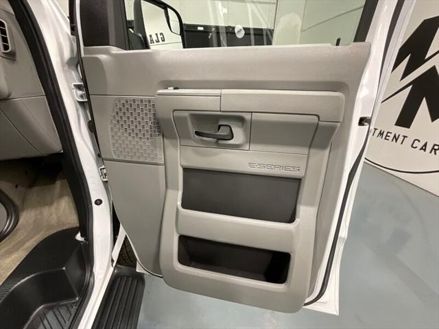 2014 Ford E-350 Super Duty XLT