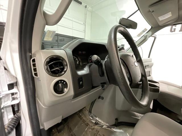 2014 Ford E-350 Super Duty XLT