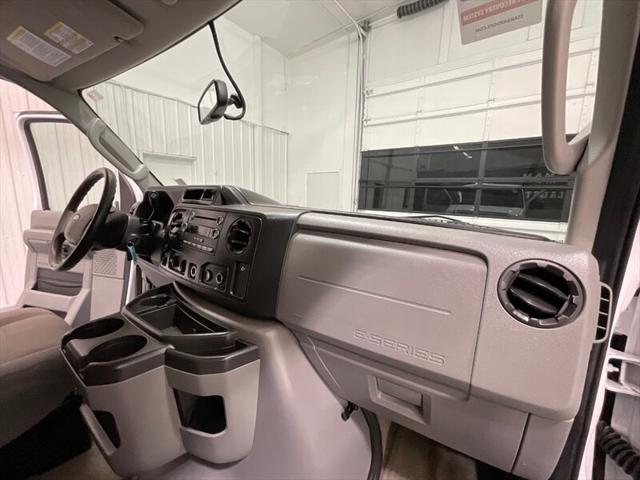2014 Ford E-350 Super Duty XLT