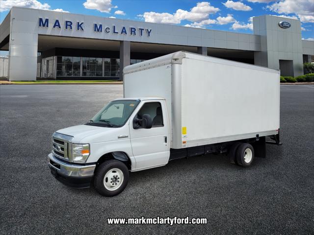 2025 Ford E-450 Cutaway Base