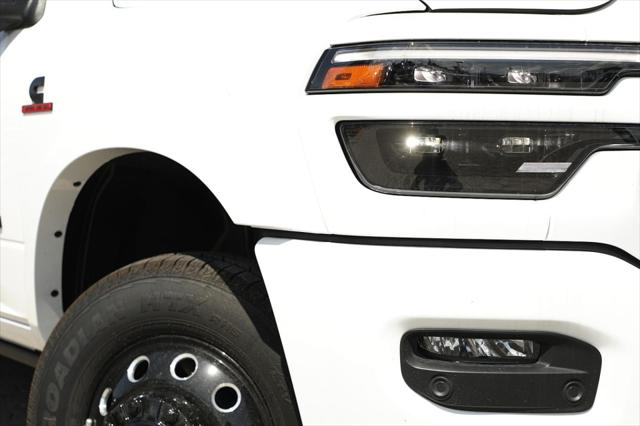 2025 RAM Ram 3500 RAM 3500 LIMITED CREW CAB 4X4 8 BOX