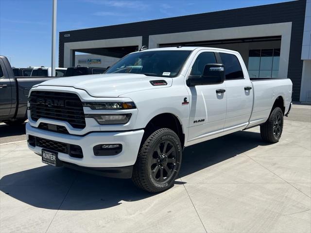 2025 RAM Ram 3500 RAM 3500 BIG HORN CREW CAB 4X4 8 BOX