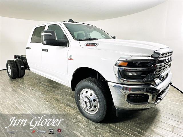 2025 RAM Ram 3500 Chassis Cab RAM 3500 TRADESMAN CREW CAB CHASSIS 4X4 60 CA