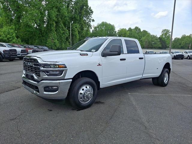 2025 RAM Ram 3500 RAM 3500 TRADESMAN CREW CAB 4X2 8 BOX