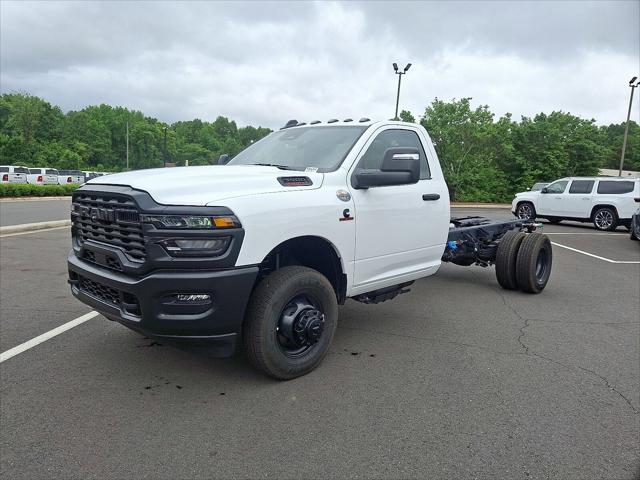 2025 RAM Ram 3500 Chassis Cab RAM 3500 TRADESMAN CHASSIS REGULAR CAB 4X4 84 CA