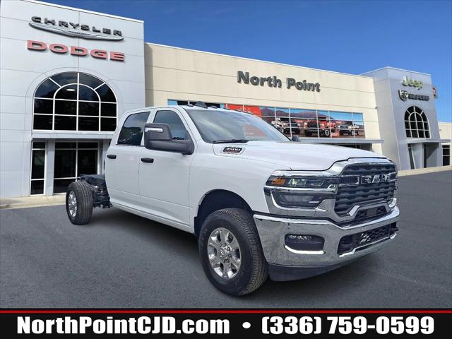 2025 RAM Ram 3500 Chassis Cab RAM 3500 TRADESMAN CREW CAB CHASSIS 4X4 60 CA