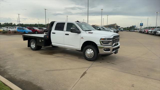 2025 RAM Ram 3500 Chassis Cab RAM 3500 TRADESMAN CREW CAB CHASSIS 4X4 60 CA