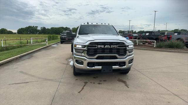 2025 RAM Ram 3500 Chassis Cab RAM 3500 TRADESMAN CREW CAB CHASSIS 4X4 60 CA