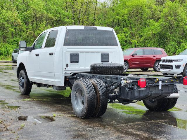 2025 RAM Ram 3500 Chassis Cab RAM 3500 TRADESMAN CREW CAB CHASSIS 4X4 60 CA