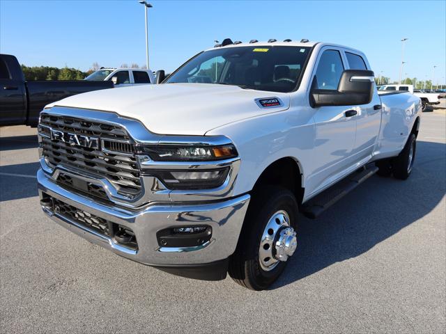 2025 RAM Ram 3500 RAM 3500 TRADESMAN CREW CAB 4X4 8 BOX