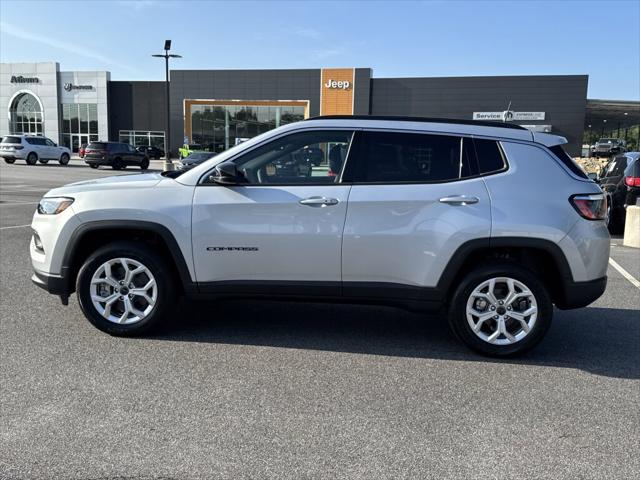 2025 Jeep Compass COMPASS LATITUDE 4X4